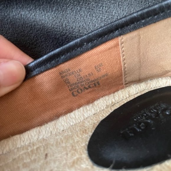 Coach Espadrilles shoes. Says sz 37 but fit more like 38-sz 7. Sadly too big - Picture 2 of 4